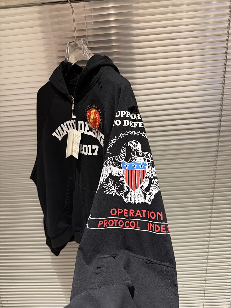 Fashion Brand 25FW Co-branded  - Streetwear Brand Slogans recension och pris